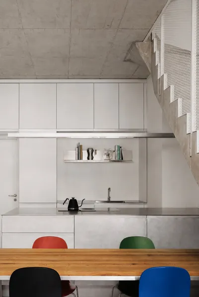 "Haus-im-Haus" im Neubau mit Design-Küche und Galerie — photo 1